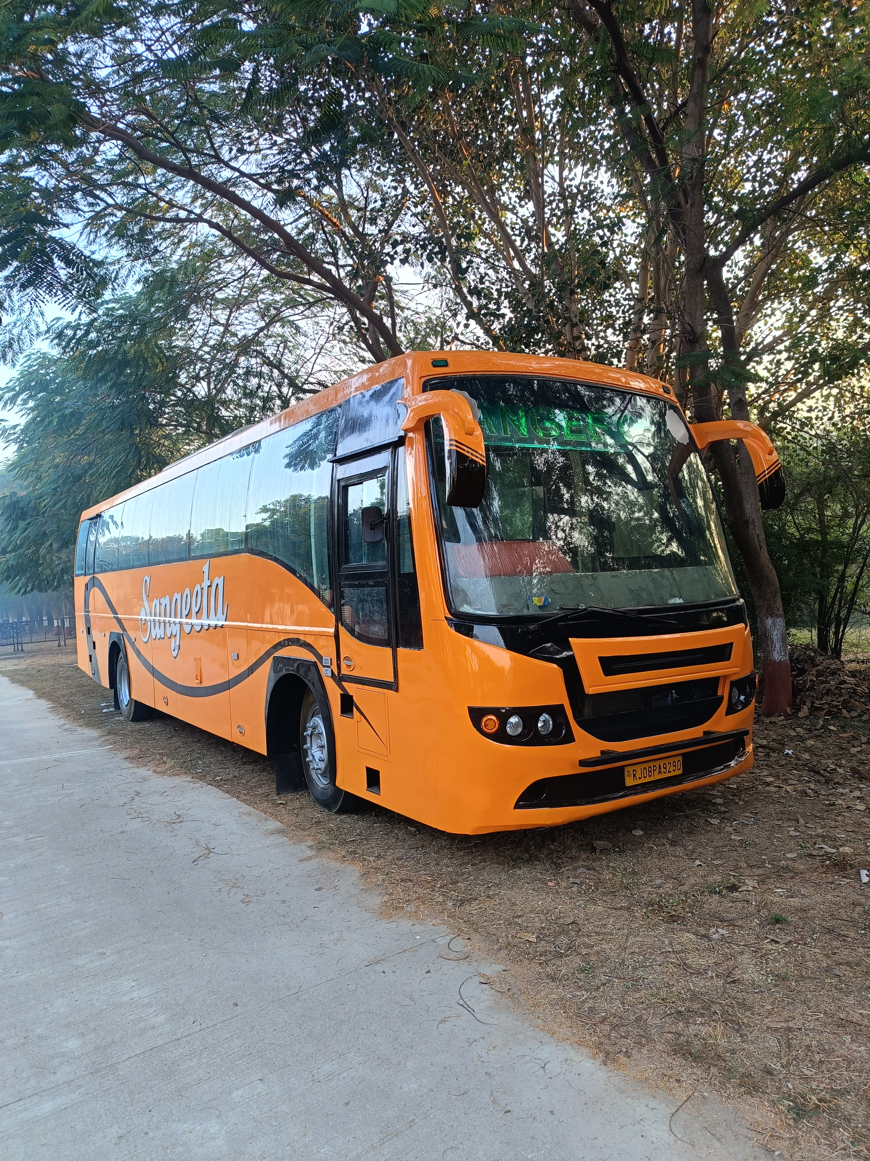 45 Seats Luxury AC Bus